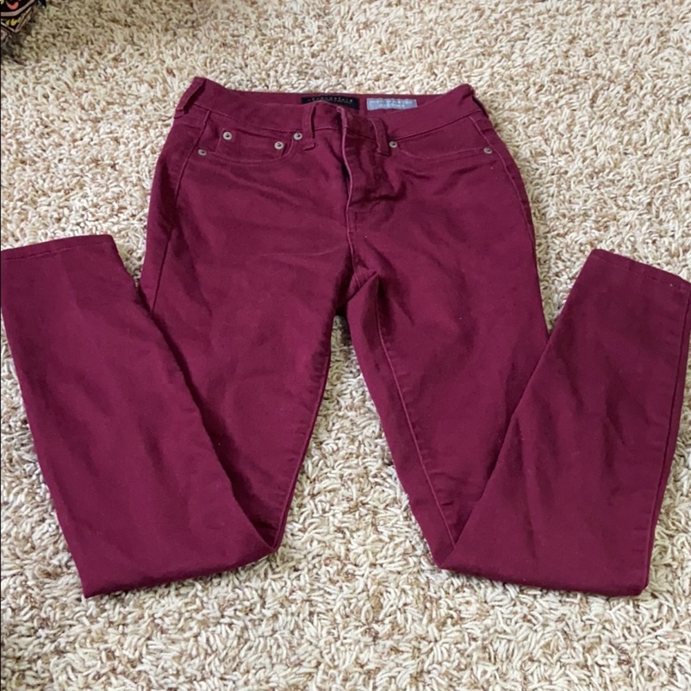 MAROON HIGH WAISTED AEROPOSTALE JEGGINGS
